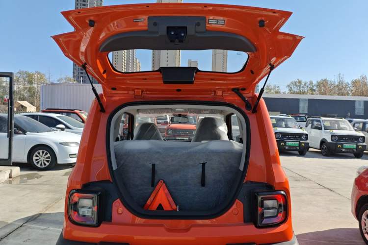 Used Geely Galaxy Panda 2025 210km Panda Rider Trunk