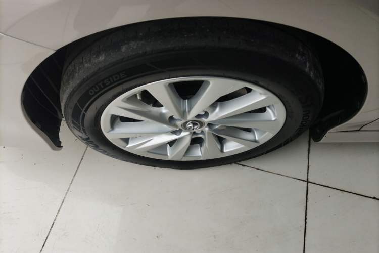 Used Toyota Camry 2021 2.0G Luxury Edition Exterior 4