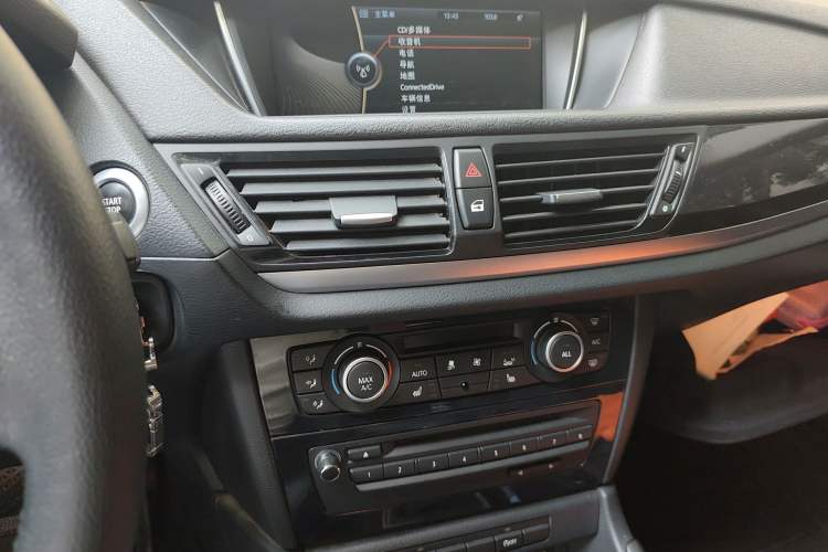 Used BMW X1 2015 sDrive18i Leading Edition
