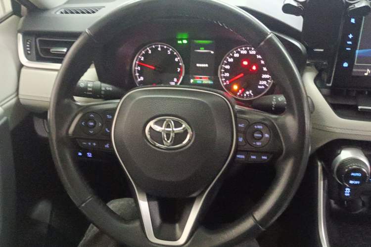 Used Toyota Wildlander 2022 2.0L CVT Two-Wheel Drive Luxury PLUS Edition Steering Wheel