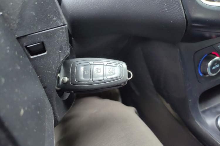 Used Ford Focus 2017 Sedan EcoBoost 180 Automatic Elite Model Vehicle Key