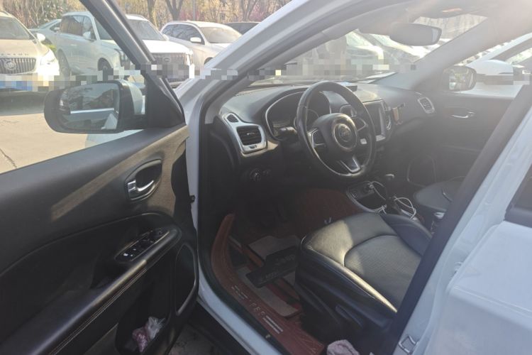 Used Jeep Compass 2017 200T Automatic Family Edition
