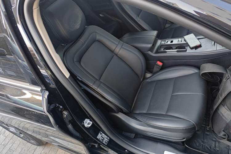 Used Lincoln Corsair 2024 1.5T Two-Wheel Drive Deluxe Hybrid Version Right Front Seat