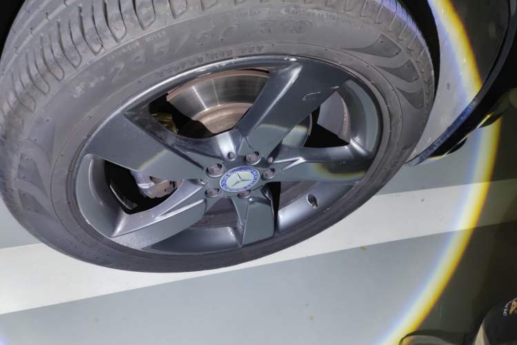 Used Mercedes-Benz GLK-Class 2013 GLK 300 4MATIC Fashion Model Right Front Wheel Hub