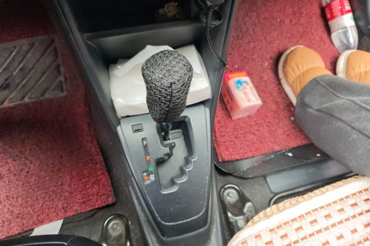 Used Toyota YARiS L Zhi Xuan 2016 Revised 1.5E CVT Charming Edition Gear Lever