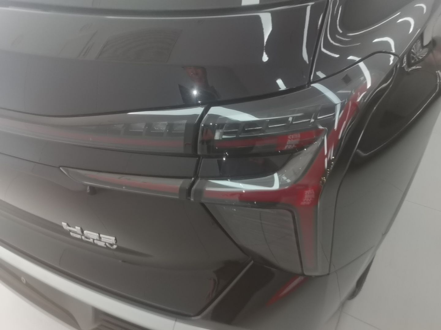 Hongqi HS3 PHEV 2025 Model 125km Jingwei 2 Millionth Anniversary Edition — снимка 9