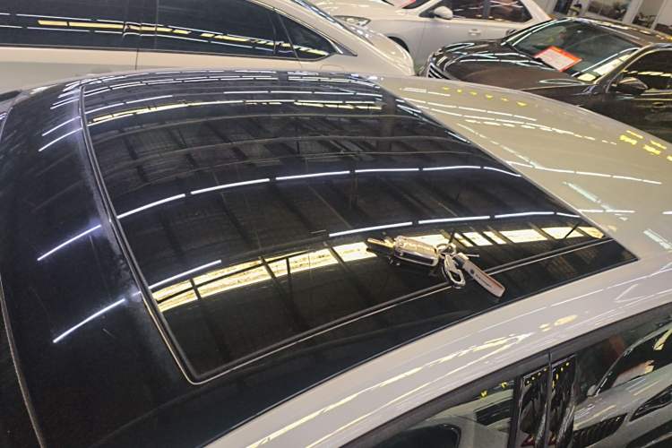 Used Volkswagen Golf 2016 1.6L Automatic Comfort Model Roof