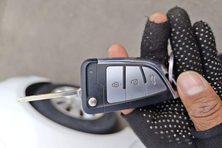 Used Chevrolet Cruze 2015 1.5L Classic SL MT Vehicle Key