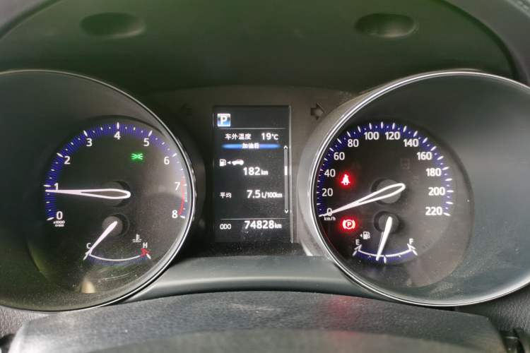 Used Toyota IZOA 2018 2.0L Yichi Version China VI Standard
