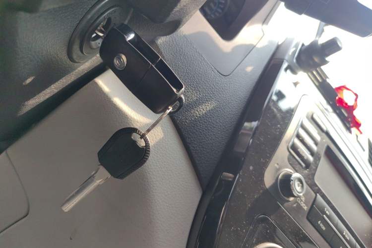 Used FORTHING Joyear XV 2015 1.6L CVT Comfort Model
