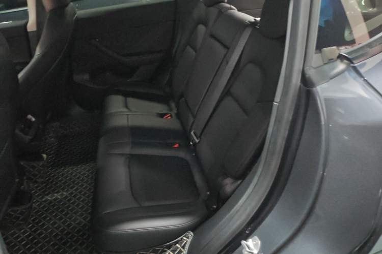 Used Tesla Model Y 2021 Long-Range All-Wheel-Drive Version 3D7