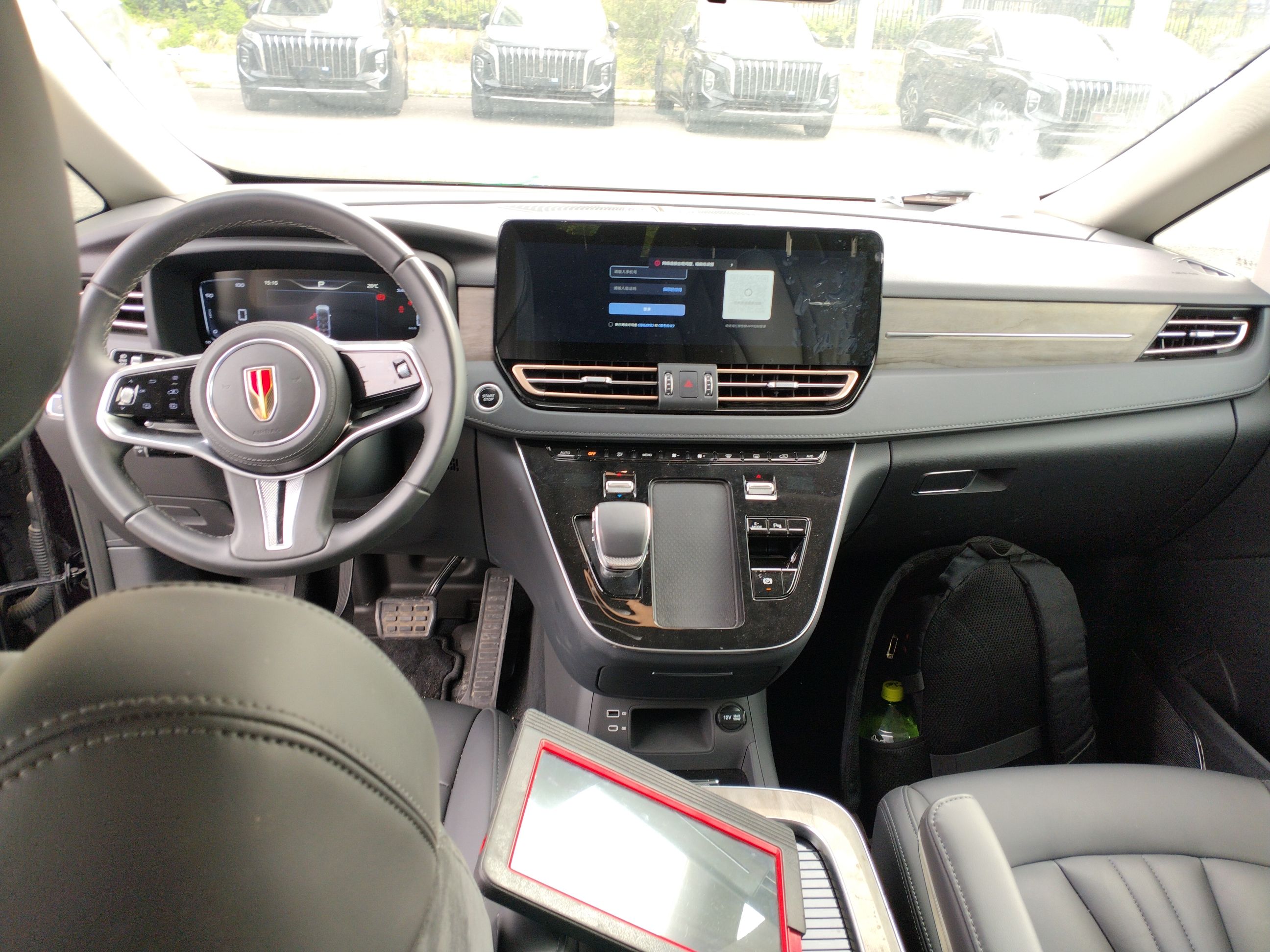 Hongqi HQ9 PHEV 2024 2.0T Four-Wheel Drive Business Edition — снимка 19