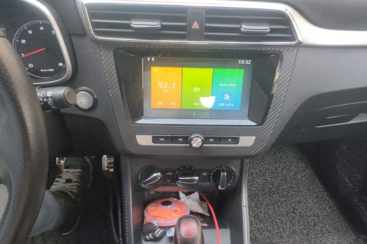 Used MG ZS 2017 1.5L Automatic Luxury Edition Audio And AC Panel