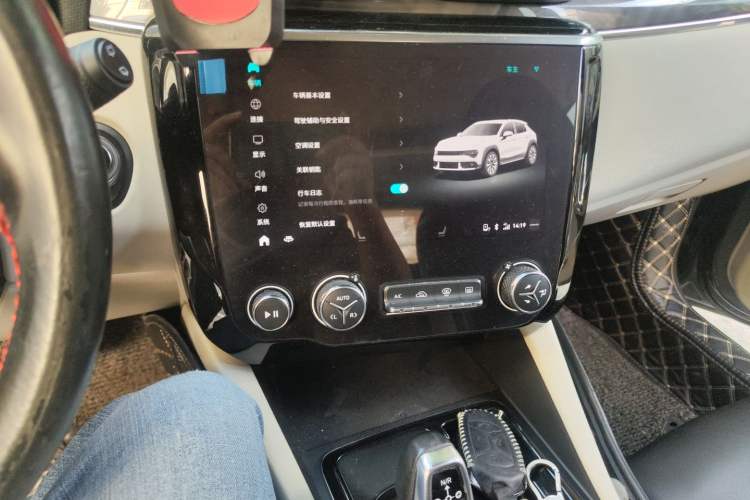 Used Lynk & Co 02 2018 1.5T DCT Two-Wheel Drive Zhaopu Version China V Standard
