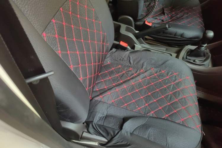 Used Wuling Hongguang V 2022 1.5L Jingqu Edition Enclosed-Window Vehicle with Electric Power Steering LAR
