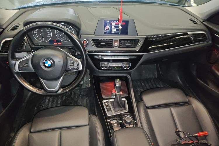 Used BMW 1 Series 2017 118i Sport Edition Center Console