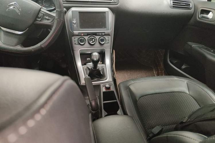 Used Citroen C4 Sega 2016 1.6L Manual Luxury Model
