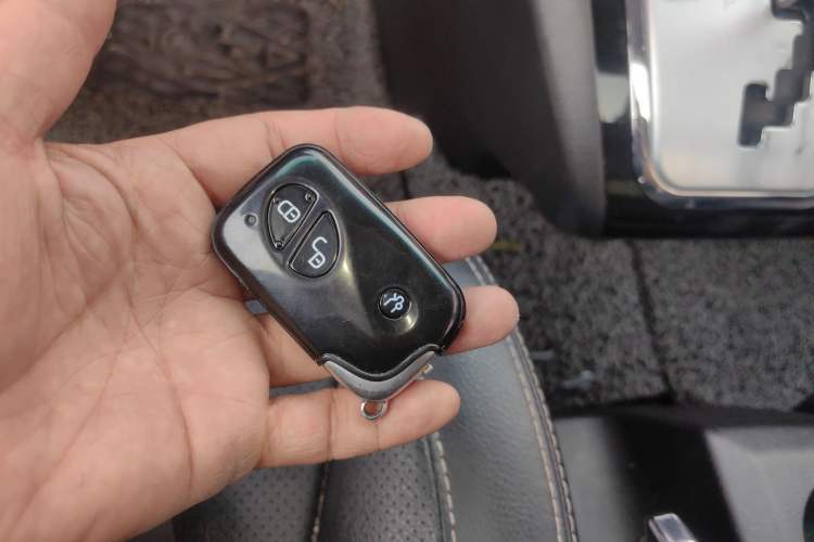 Used BYD S6 2013 Platinum Edition 2.4L Automatic Luxury Model Vehicle Key