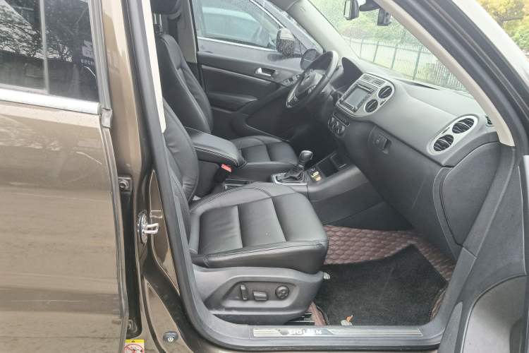 Used Volkswagen Tiguan 2015 1.8TSI Automatic Two-Wheel Drive Luxury Model Right Front Seat