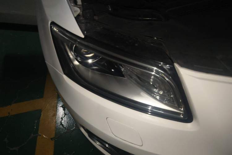 Used Audi Q5 2013 40 TFSI Ambition Right Front Headlight