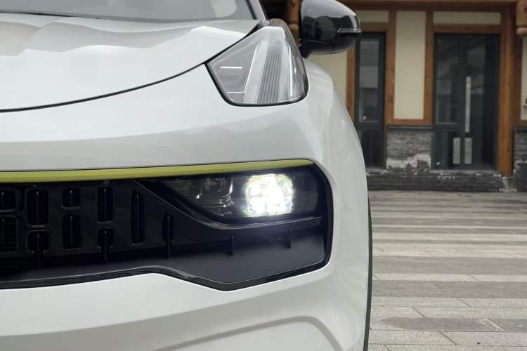 Used Lynk & Co 05 2020 2.0TD Two-Wheel Drive Shine Halo
