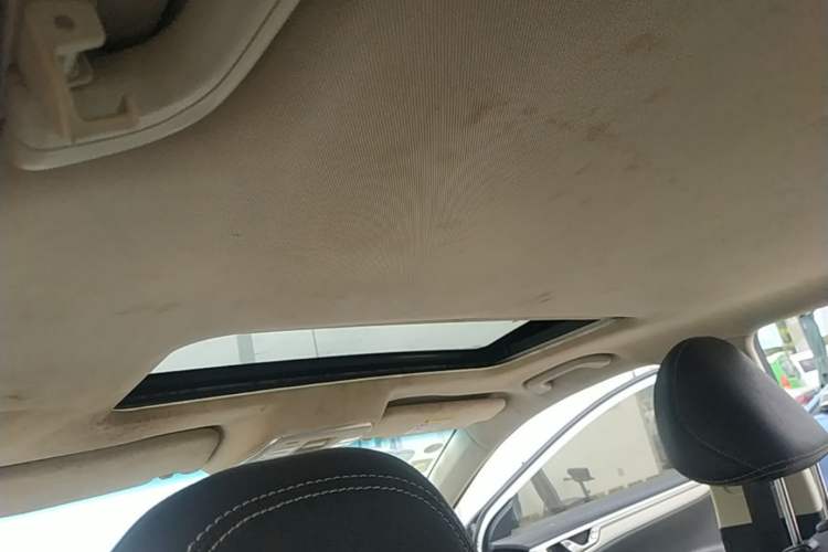 Used Geely Auto Emgrand GL 2017 1.3T Manual Elite Model Headliner