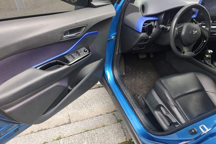 Used Toyota IZOA 2018 2.0L Yichi Edition China V Standard