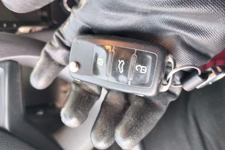 Used Skoda Octavia 2015 Classic Model 1.6L Manual Eado Version
