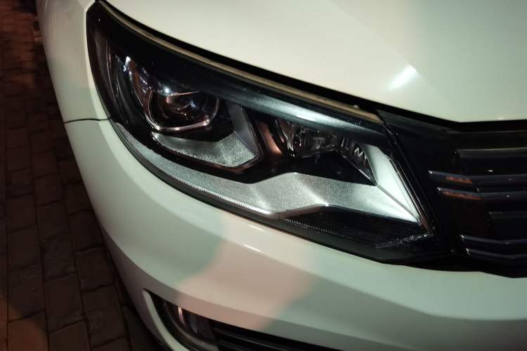 Used Volkswagen Tiguan 2016 280TSI Automatic Two-Wheel-Drive Silk Road Style Edition Right Front Headlight