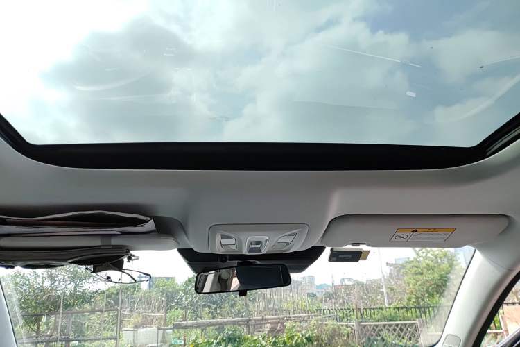 Used Changan UNI-K iDD 2022 Blue Whale iDD 130km 1.5T Prestige Model
