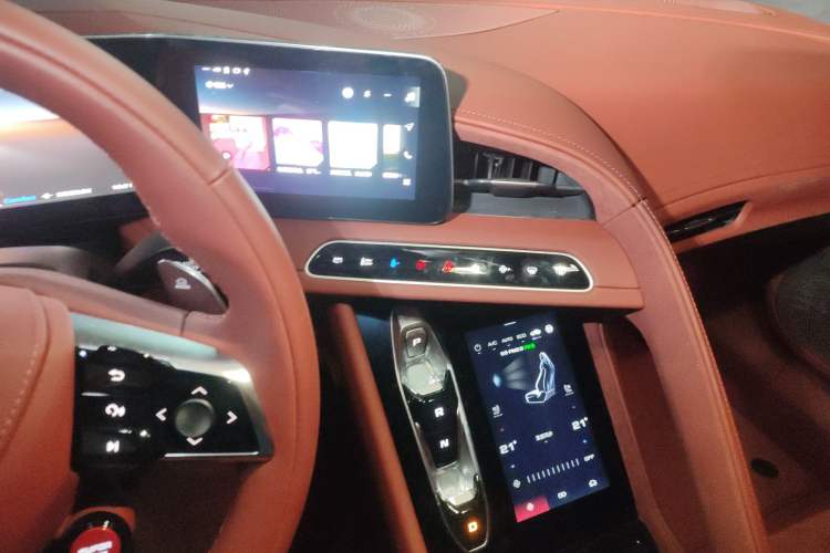 Used MG Cyberster 2024 520 km Legendary All-Wheel-Drive Version
