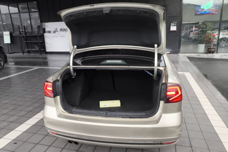 Used Volkswagen Bora 2016 230TSI DSG Luxury Version Trunk