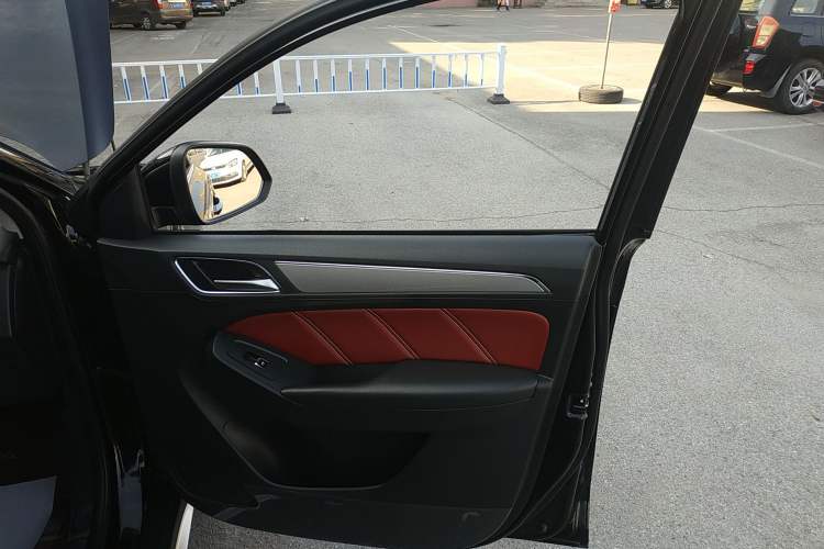 Used Roewe RX5 2016 30T Four-Wheel Drive Automatic Internet Smart Luxury Edition