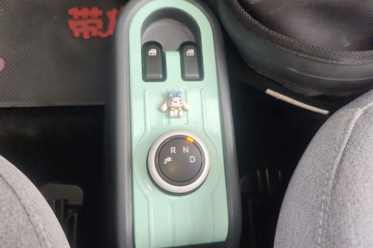 Used Wuling Hongguang MINIEV 2021 Macaron Premium Model – Lithium-NMC Gear Lever