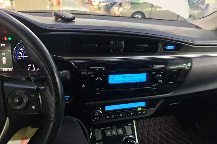 Used Toyota Levin 2016 Dual-Engine 1.8H GS E-CVT Elite Model with Sunroof
