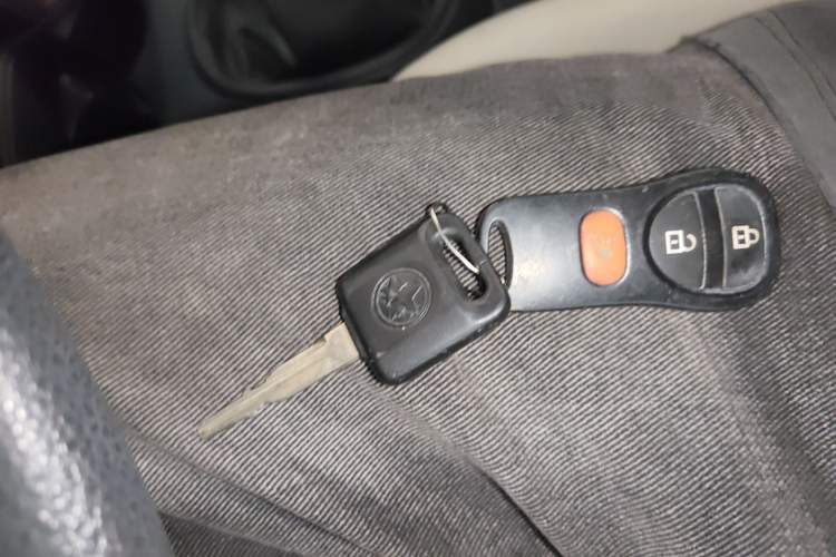 Used Venucia R30 2014 1.2L Manual Enjoyment Edition
