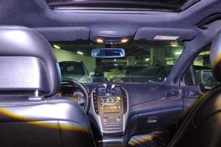 Used Lincoln MKC 2019 2.0T Two-Wheel Drive Luxury Edition China VI Standard Headliner