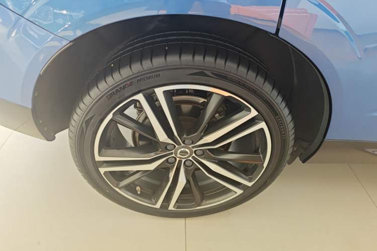 Used Volvo XC60 New Energy 2020 T8 eDrive Hybrid – Smart & Sporty Edition