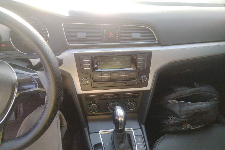 Used Volkswagen Lamando 2017 230TSI DSG Fashion Edition
