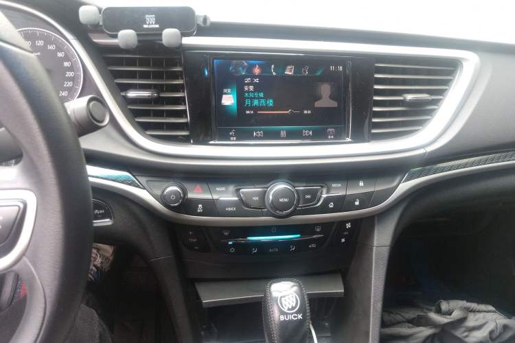 Used Buick GT 2015 18T Dual-Clutch Luxury Model Audio And AC Panel