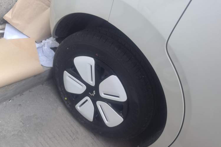 Used Wuling Hongguang MINIEV 2025 Four-Door Version Advanced Edition
