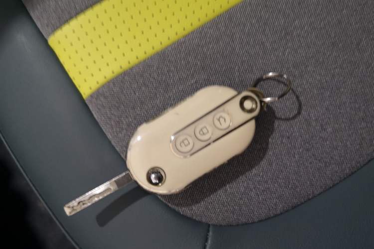 Used Wuling Hongguang MINIEV 2022 GAMEBOY 200km Gaming Edition with Lithium Iron Phosphate Vehicle Key