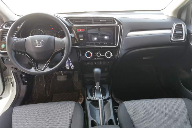 Used Honda Gienia 2017 1.5L CVT Comfort Version Center Console