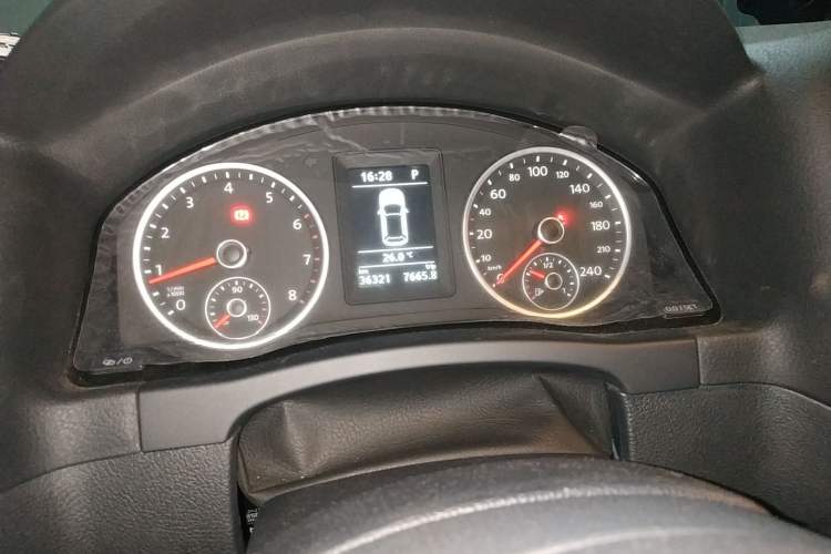 Used Volkswagen Tiguan 2016 280TSI Automatic Two-Wheel-Drive Silk Road Style Edition Instrument Cluster