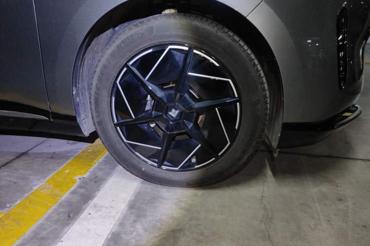 Used Hyptec HT 2023 670 Rear-Drive Ultra-High Voltage Version
