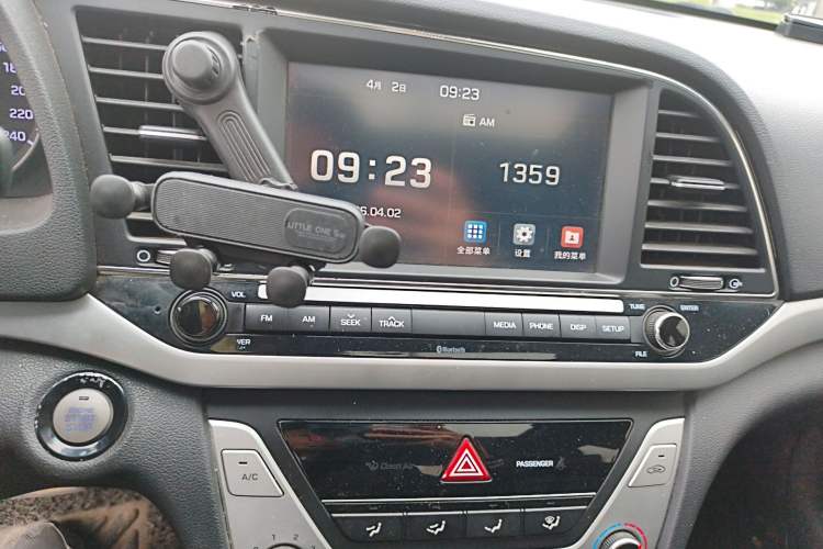 Used Hyundai Elantra (6th Generation / Lingdong) 2016 1.6L Automatic ZhiXuan – Elite Version Audio And AC Panel