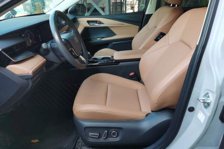 Used Toyota Camry 2024 Dual-Motor 2.0 HGVP Luxury Edition