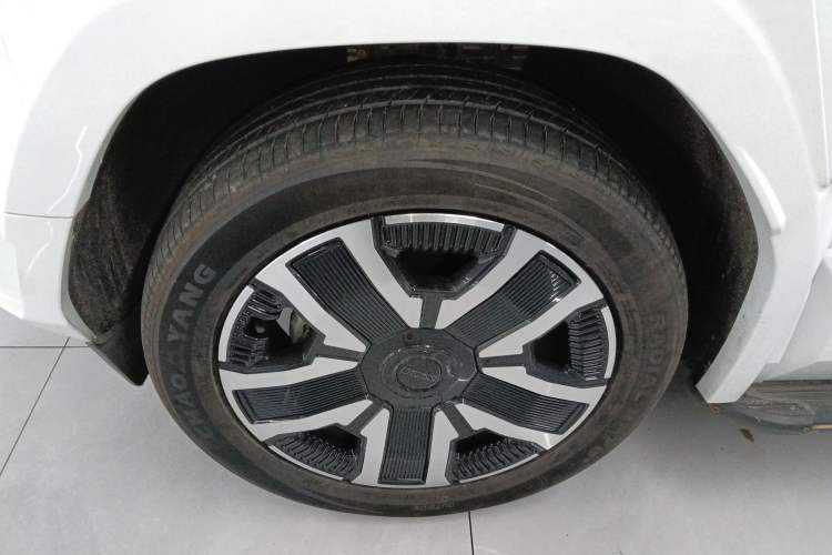 Used iCAR 03 2024 472km Four-Wheel Drive Long-Range Intelligent Advanced Version Left Front Wheel Hub