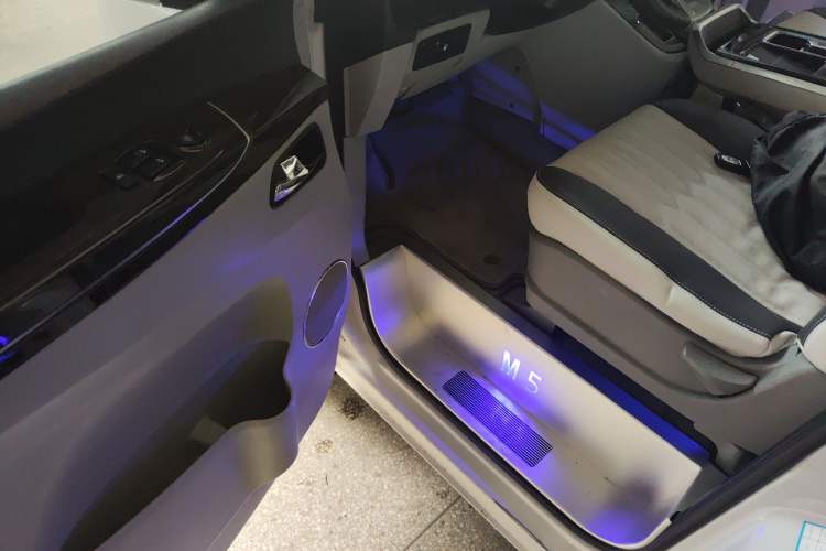 Used JAC Group Refine M5 2016 2.0T Gasoline Automatic Business Edition