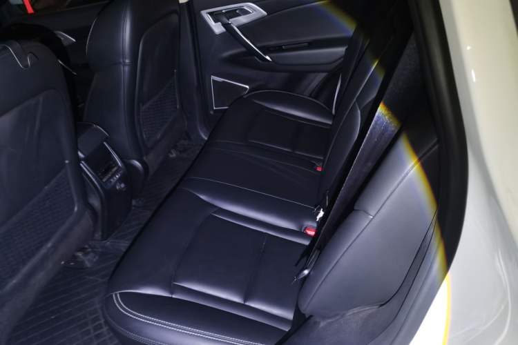 Used Geely Auto Emgrand X7 Sport 2016 1.8TD Automatic ZhiShang Model Left Rear Seat